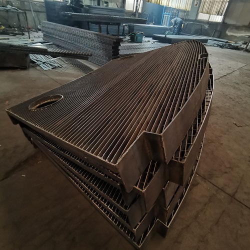 異型通風(fēng)污水處理廠平臺(tái)鋼格柵鋼格板：負(fù)載能力與安全解析