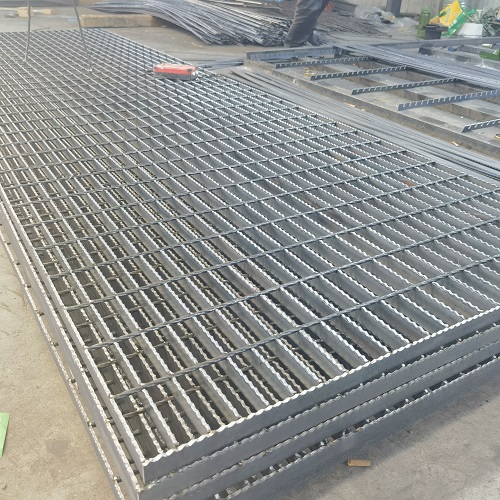 鋼格柵定制選購(gòu)指南：從需求溝通到驗(yàn)收全攻略