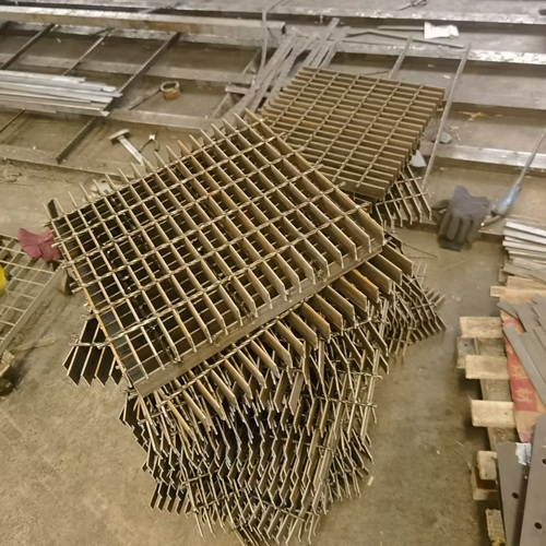 表面處理暗藏玄機(jī)！不同工藝對(duì)鋼格柵壽命的影響