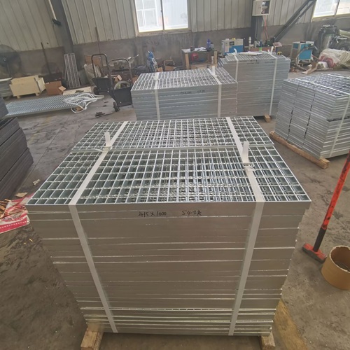 污水處理廠鋼格柵怎么選？耐腐蝕方案全解析