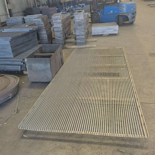 鋼格柵性能大揭秘：憑什么成為工程界寵兒？